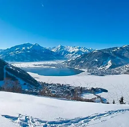 Chaletdorf Zellersee Hotel *