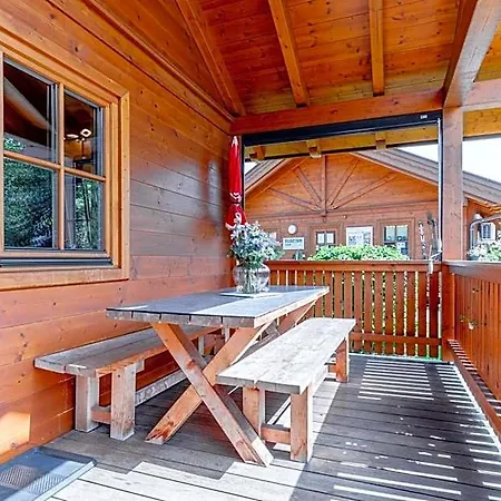 Hotel Chaletdorf Zellersee *